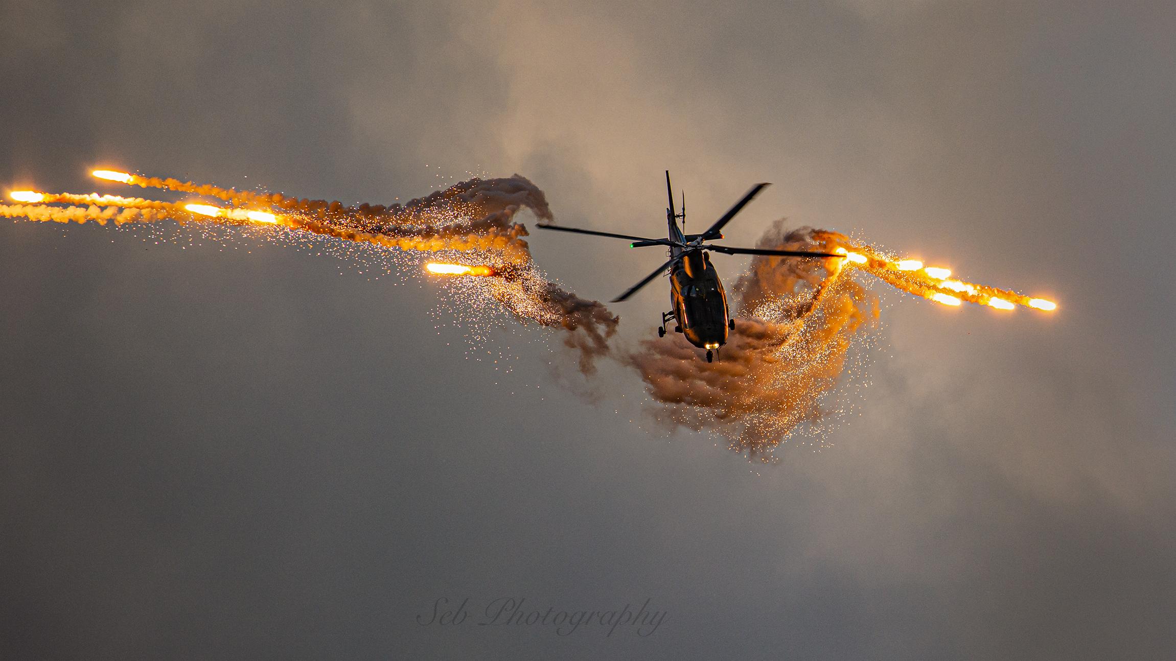 Hélicoptère- Agusta 109- Flares